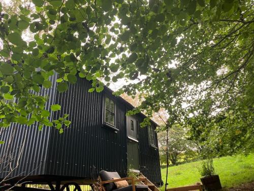 Lanivet Apartment | Pet-Friendly Cornwall Woodland Shepherd's Hut, 9.6/10 Rated