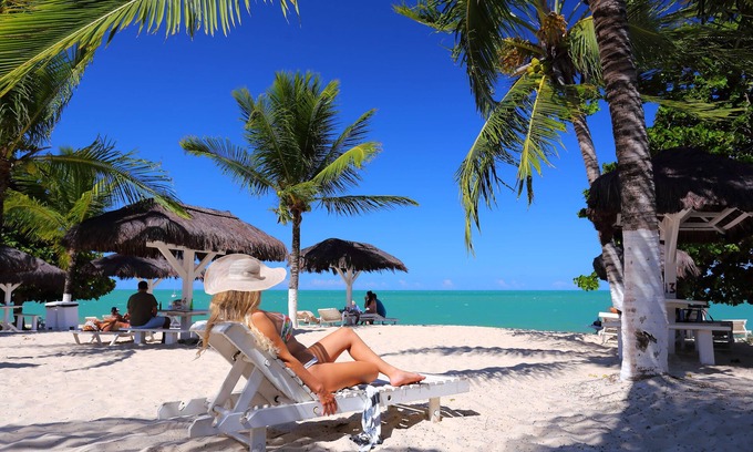 Porto Seguro Hotel | Inviting Coroa Vermelha Beach All Inclusive with Ocean Views
