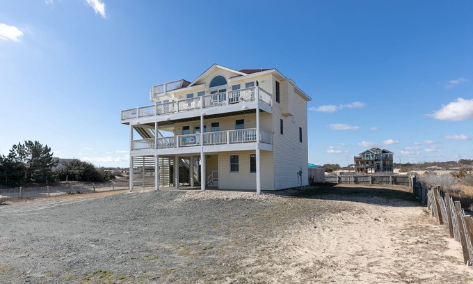 Corolla House | Relaxing Corolla 4x4 House with Ocean Views and Pool