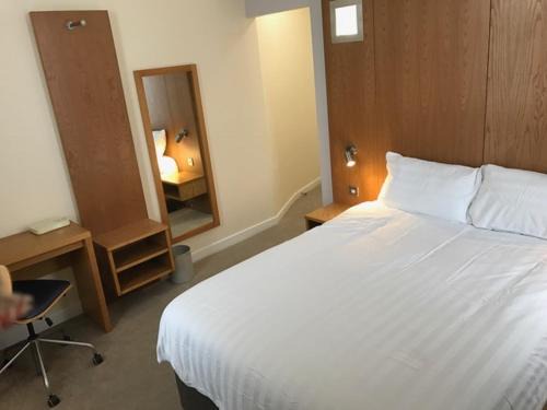 Rotherham Hotel | Budget-Friendly Stay at Corona Hotel Rotherham Sheffield
