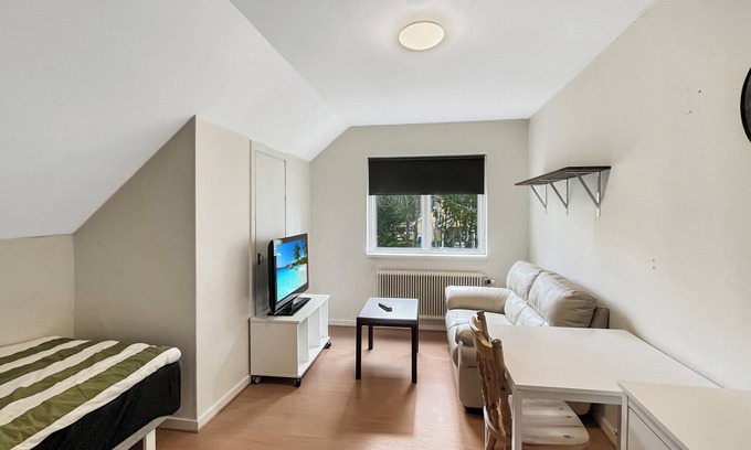 Bergdala Apartment | Convenient 4 Bedroom Apartment with Breakfast Included