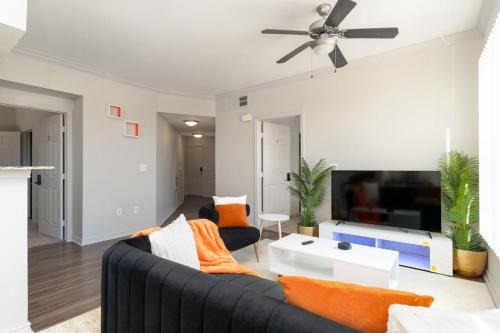 Dallas Apartment | Stylish Corporate Housing by MGM with Pool Access