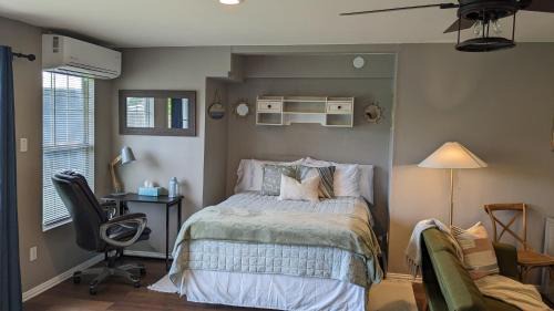 Flour Bluff Apartment | Serene Condo Retreat near Laguna Madre, Family & Pet Friendly