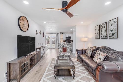 Bay Area House | Family-Friendly Getaway at Corpus Christi Charm Hotel
