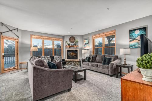 Warrior's Mark Apartment | Relax at Corral 101E - Family-Friendly with Hot Tub Access