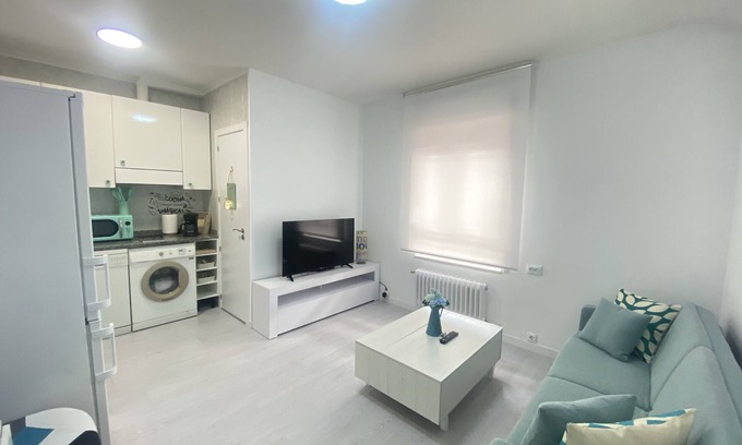 Centro Apartment | Discover Corrales de Moroy 17: Heart of Salamanca Living