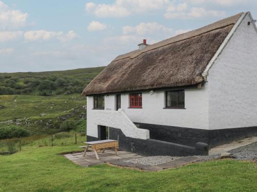Oughterard House | Discover Corrib: Pet-Friendly Retreat with 9.8 Guest Rating
