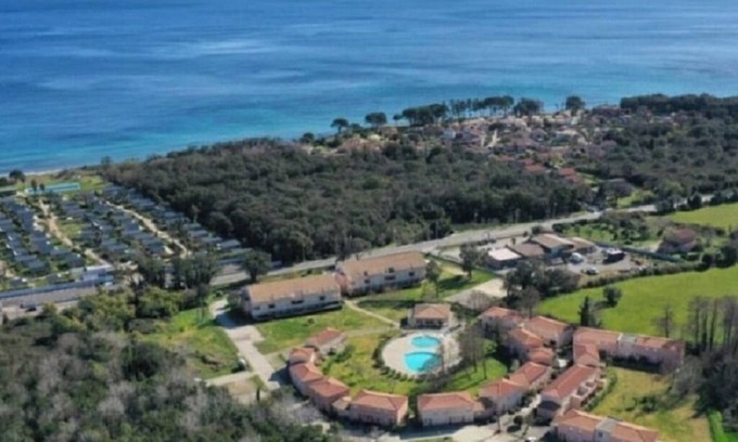 Santa-Maria-Poggio Apartment | Pet-Friendly Retreat in Moriani: Oceanfront & Pool Access