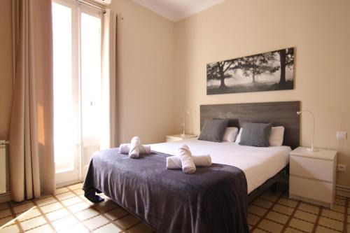 L'Antiga Esquerra de l'Eixample Apartment | Central Barcelona Apartment - Family-Friendly Retreat