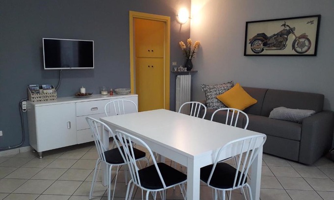 Dormelletto House | Invite Your Family to Corte del Sole Sky - Pet Friendly Stay