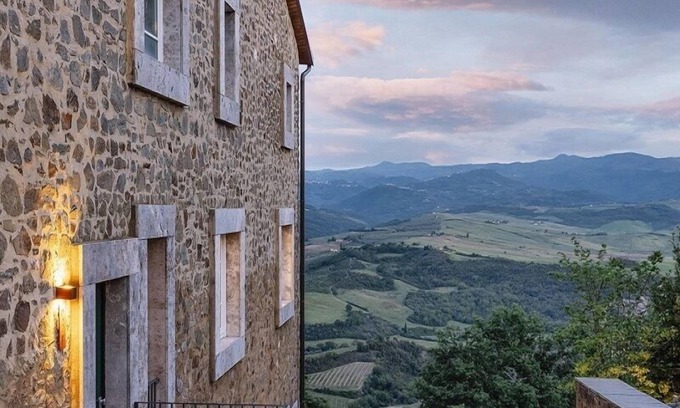Montalcino Apartment | Discover Corte Francigena: Pet-Friendly Getaway Awaits