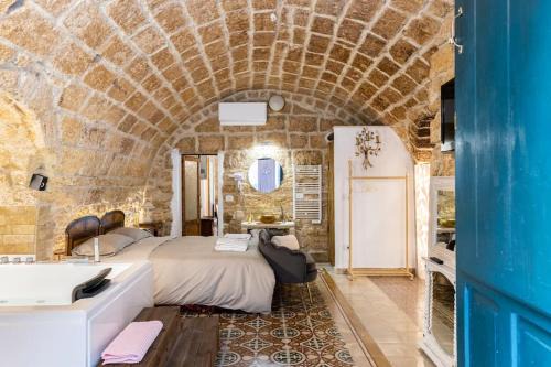 Gioia del Colle Bed & Breakfast | Stay at Corte Lirice Paradiso: Guest Rated 9/10 with Hot Tub