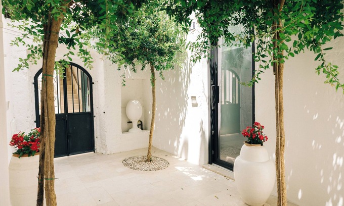 Alessano Bed & Breakfast | Discover Corte Manfredi: Spa, Family-Friendly Dining & More