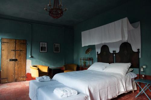 Porto Mantovano Bed & Breakfast | Exceptional Corte Mantovanella: Pet-Friendly Family Retreat