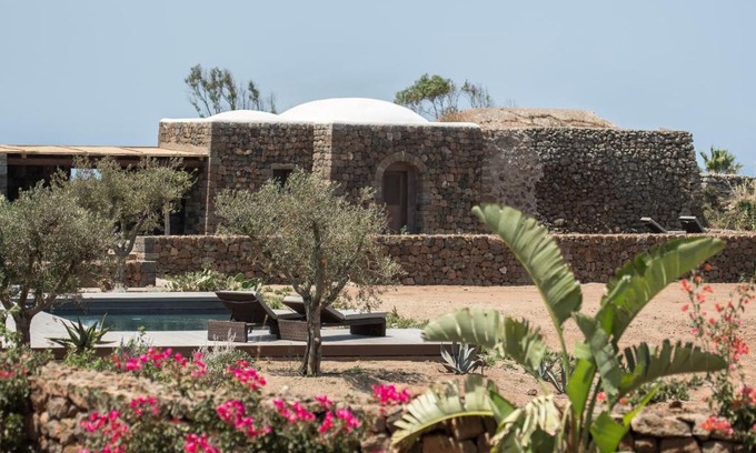 Madonna delle Grazie Villa | Discover Corte Pantesca II - Family-Friendly Villa in Italy