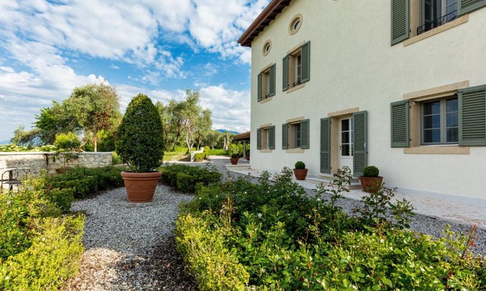 San Pietro in Cariano House | Experience CORTE SAGGIN Charme Relais: Oceanfront Retreat