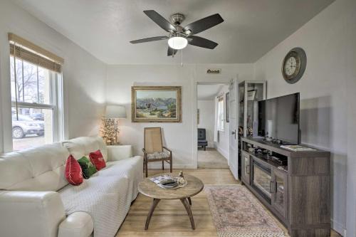 Cortez House | Scenic Cortez Cottage with Yard, 9 Mi to Mesa Verde