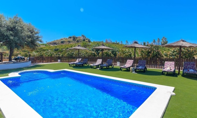 Rio Velez Villa | Beautiful Cortijo Carmen de Vélez with Oceanfront Pool