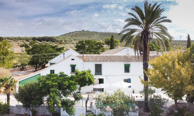 Cabra Cottage | Discover Cortijo Don Simon: Ideal for Families & Pets