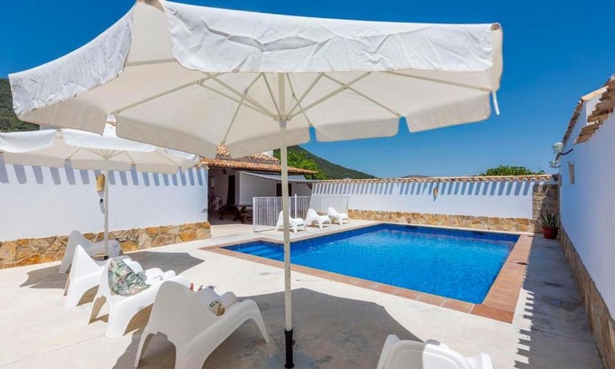 Las Lagunillas House | Idyllic Cortijo El Llano with Private Pool in Priego de Córdoba