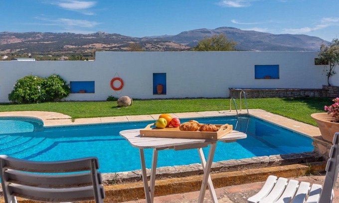 Ronda Villa | Discover Cortijo Laguna Espejo Ronda with Private Pool