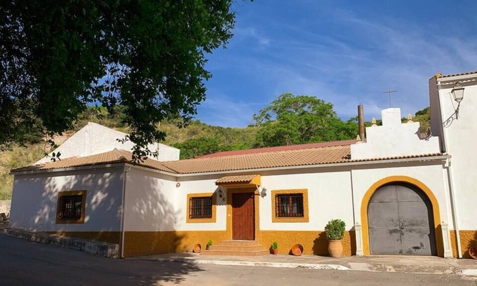 Huelma House | Relaxing Cortijo Las Huertas Country House with Spa & Pool