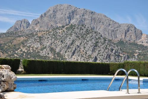 Alfarnatejo House | Experience Cortijo Las Monjas: Oceanfront Bliss & Poolside Relaxation