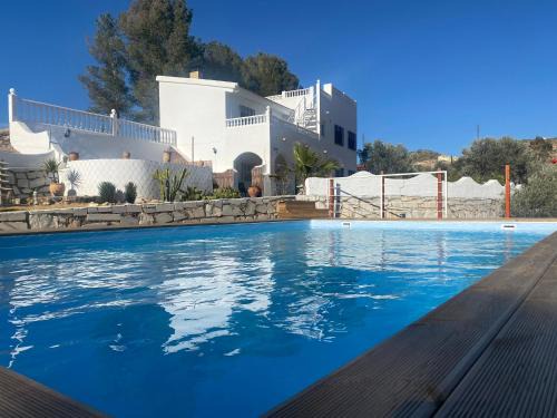 Cantoria Bed & Breakfast | Enjoy a Relaxing Stay at B&B Los Corazones with Pool Access