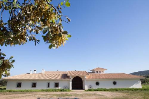 Retamal de Llerena House | Top-Rated Cortijo Los Lomillos - Pet and Child Friendly