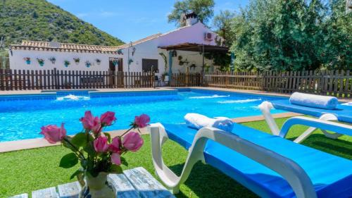 Carcabuey House | Explore Cortijo Palitroques: Family-Friendly Retreat