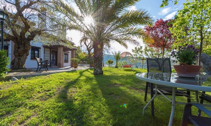 Illora Cottage | Idyllic Cortijo Rural el Mirador with Private Pool & Spa