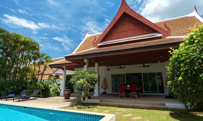Ban Saiyuan Villa | Gorgeous Corton Villa: 2 Bedrooms with Private Pool