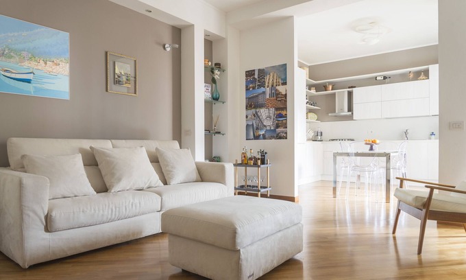 Milan Apartment | Cozy Cosmopolitan Home with Spa & Kitchen for 5 Guests