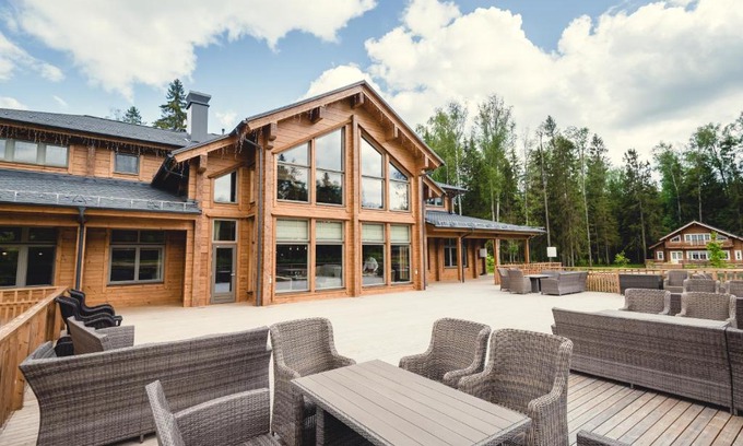 Denisovo Hotel | Luxury Stays at Cosmos Collection Izumrudny Les Hotel
