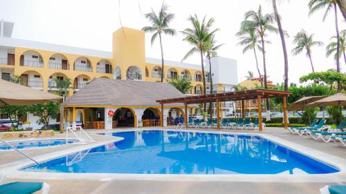 Rincon de Guayabitos Hotel | Coastal Getaway at Costa Alegre Hotel & Suites