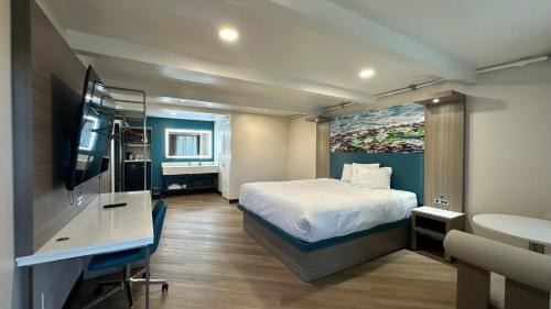 Mesa Verde Hotel | Budget-Friendly Costa Mesa Inn Near Newport Beach