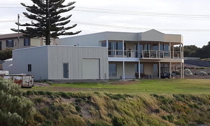 Rivoli Bay Bed & Breakfast | Oceanfront Comfort at Costa Plenti Southend BnB, 4-Star Gem