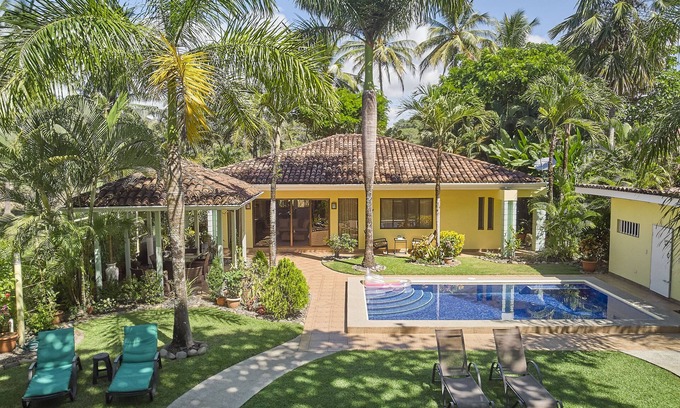 Bandera House | Beachfront Bliss at Costa Rica's Playa Bandera Resort