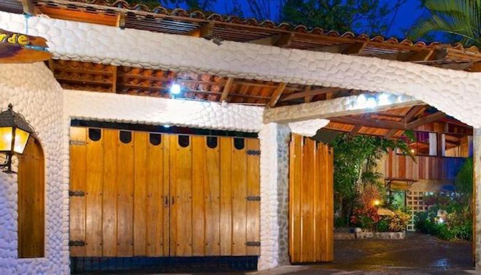 Escazu Hotel | Family-Friendly Costa Verde Inn with Pool & Kitchen Amenities
