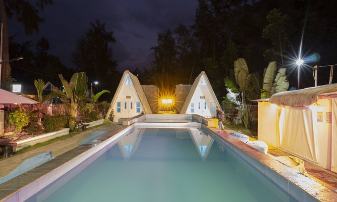 San Felipe Hotel | Relax at Costas De Liwa Bar & Beach Resort with Pool Access