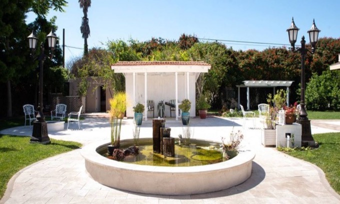 Downey House | Inviting 1 Bed Studio with Ocean View & Family-Friendly Perks