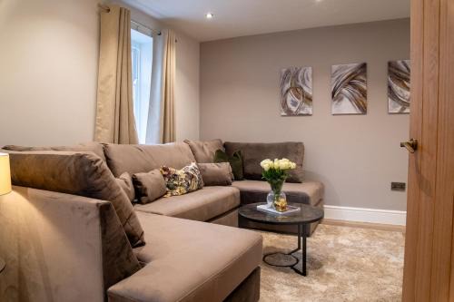 Newport Apartment | Cosy 1BR Flat- private parking