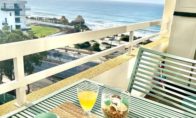 Praia da Rocha Condo | Inviting 2 Bedroom Apartment Steps from Praia da Rocha