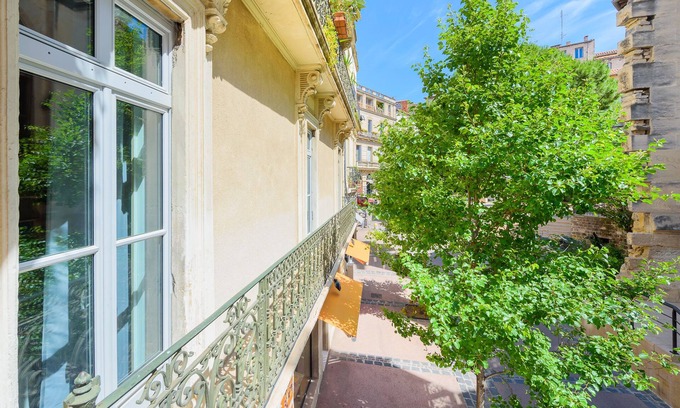 Montpellier City-Centre Apartment | Comfortable 2 Bedroom Retreat in Montpellier's Historic Center