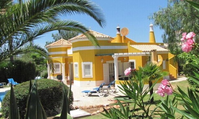 Portimao Villa | Delightful 3-Bedroom Villa with Private Pool & Ocean View