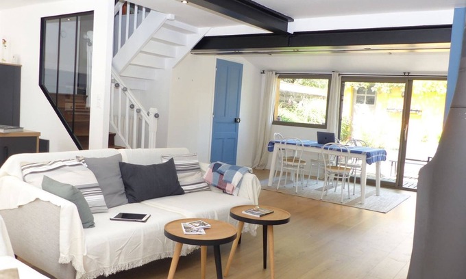 Ploeren Ski Chalet | Inviting 3* Vacation Home with Pool and Spa for 6 Guests