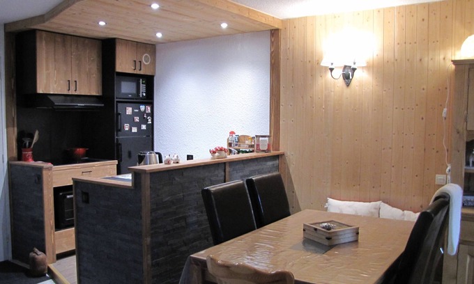 Les Avanchers-Valmorel Apartment | Charming 4p Townhouse with Ski Access in Residence les Teppes