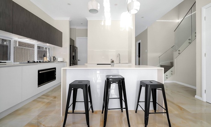 Glen Alpine House | Cozy 5 Bedroom Guest House with Spa in Campbelltown