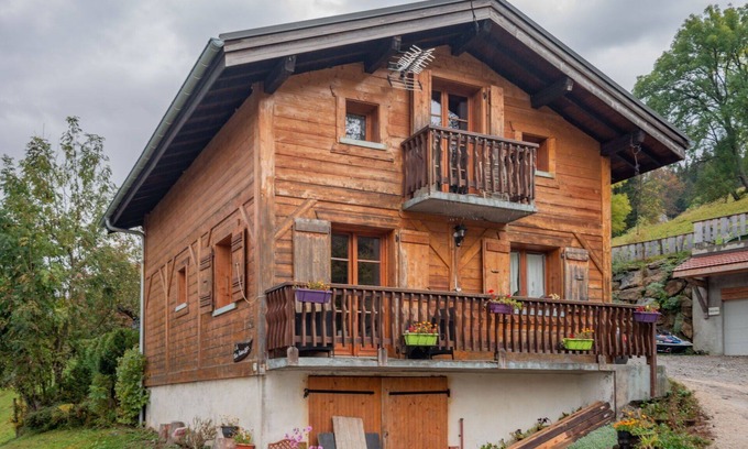 Saint-Gervais-les-Bains Apartment | Comfortable Apartment for 4 with Balcony and WiFi