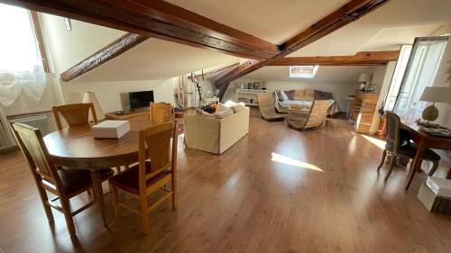 Quartier Hyper-Centre Apartment | Relaxing Retreat in Grenoble's City Center with Free Parking